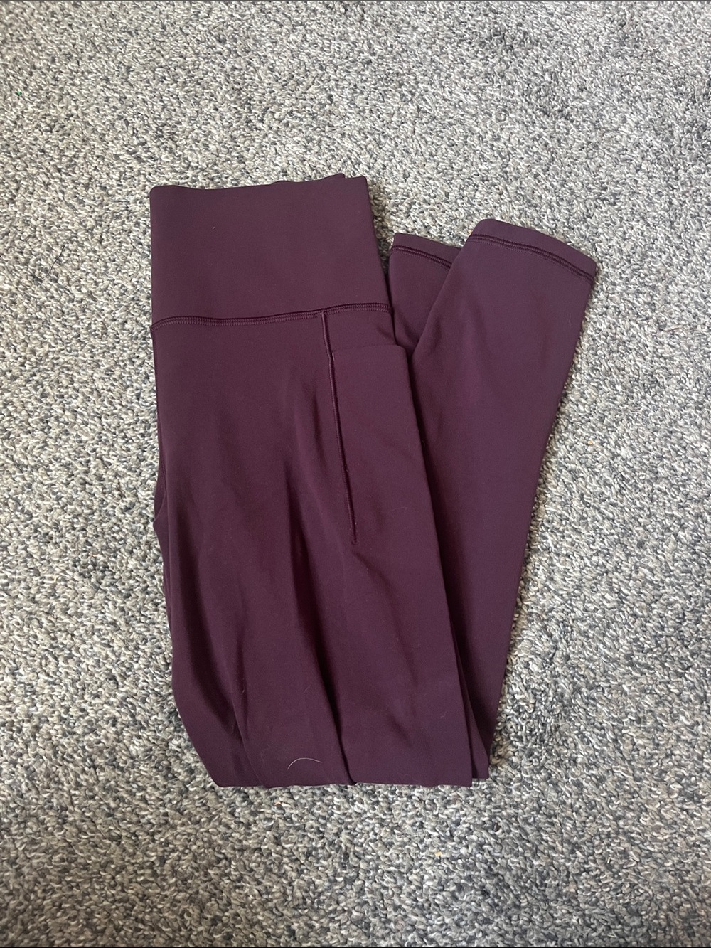Athleta Salutation Stash Pocket II 7/8 Tight